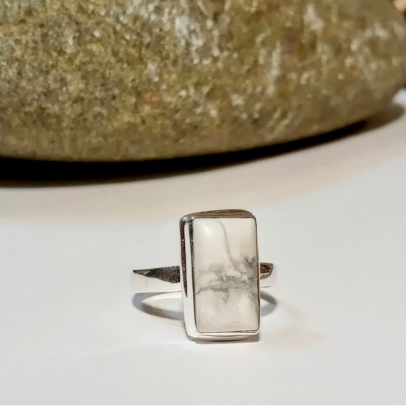 Howlite Ring - Picture 13 of 15
